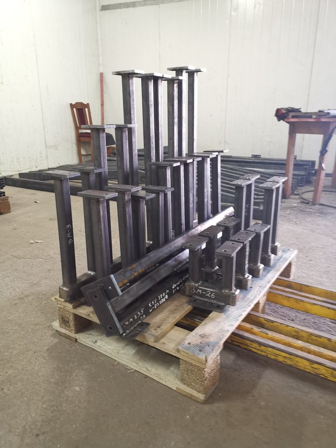 produkcja seryjna stoły uchwyty obejmy mocowania stoły holenderskie stoly do kwiatow stojaki wsporni